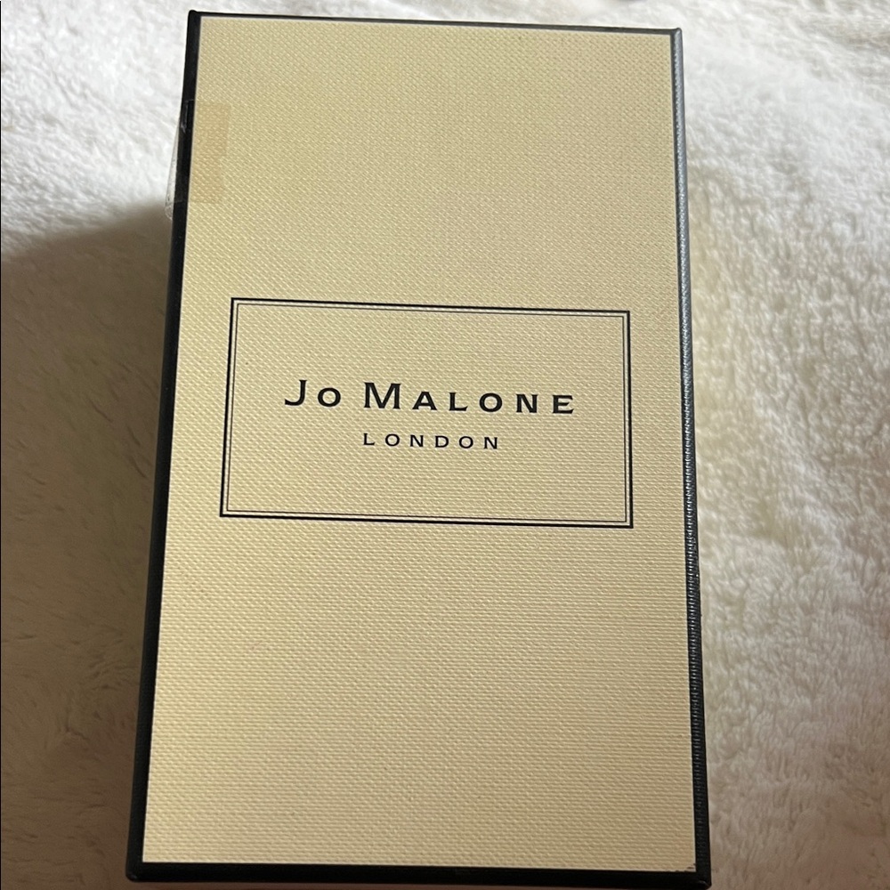 Jo Malone London Beige Gift Box